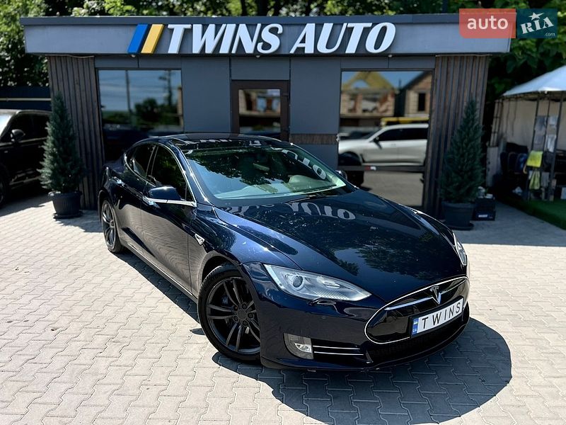 Ліфтбек Tesla Model S 2013 в Одесі
