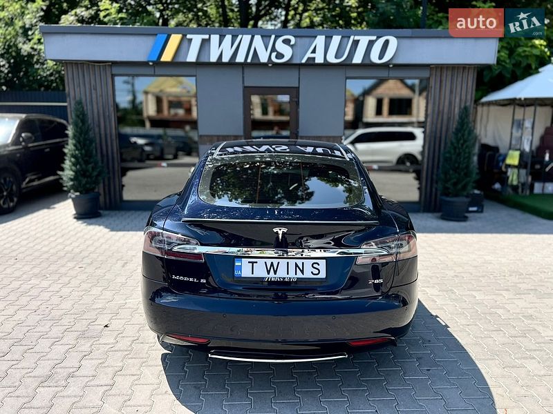 Ліфтбек Tesla Model S 2013 в Одесі