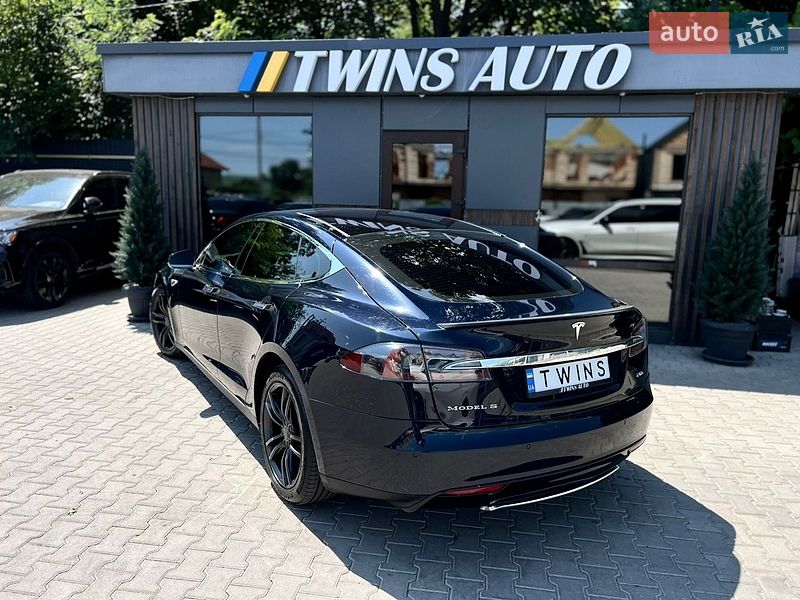 Ліфтбек Tesla Model S 2013 в Одесі