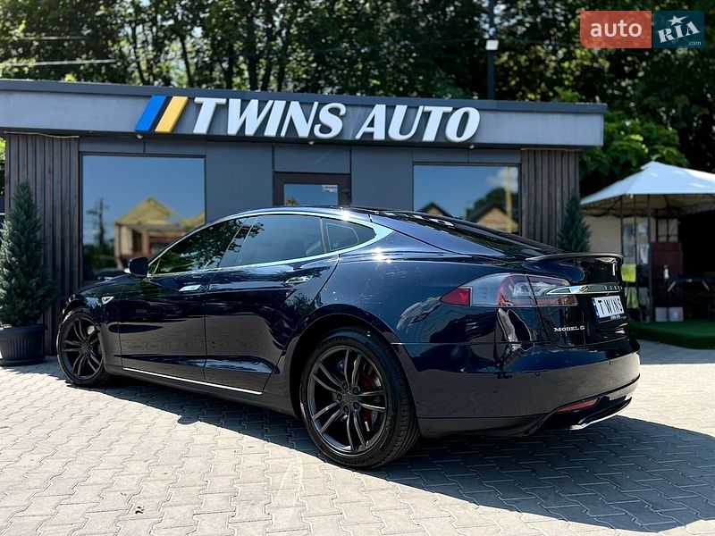 Ліфтбек Tesla Model S 2013 в Одесі
