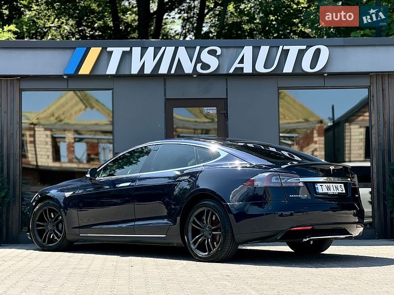 Ліфтбек Tesla Model S 2013 в Одесі
