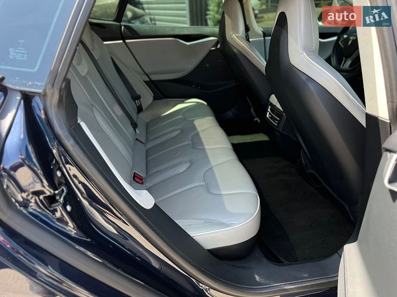 Ліфтбек Tesla Model S 2013 в Одесі