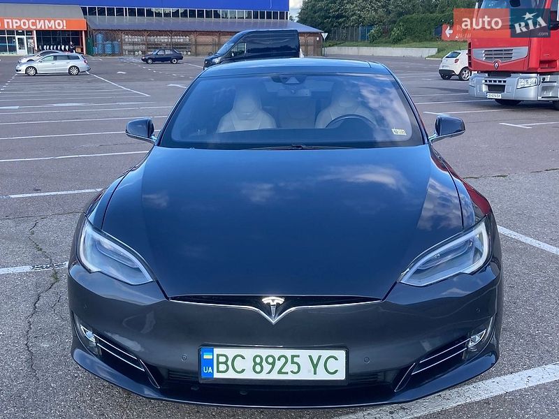 Tesla Model S 2016