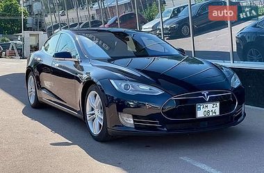 Tesla Model S 2015