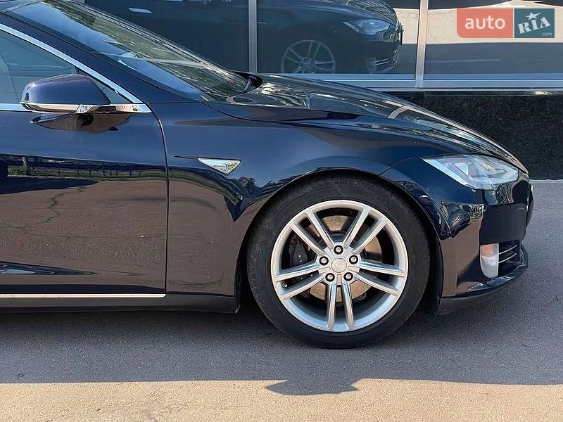 Лифтбек Tesla Model S 2015 в Киеве фото 7 Лифтбек Tesla Model S 2015 в Киеве
