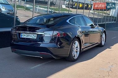 Лифтбек Tesla Model S 2015 в Киеве фото 8 Лифтбек Tesla Model S 2015 в Киеве