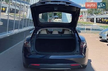 Лифтбек Tesla Model S 2015 в Киеве фото 15 Лифтбек Tesla Model S 2015 в Киеве