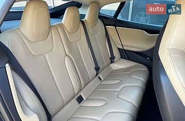 Лифтбек Tesla Model S 2015 в Киеве фото 19 Лифтбек Tesla Model S 2015 в Киеве