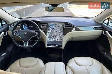 Лифтбек Tesla Model S 2015 в Киеве фото 23 Лифтбек Tesla Model S 2015 в Киеве