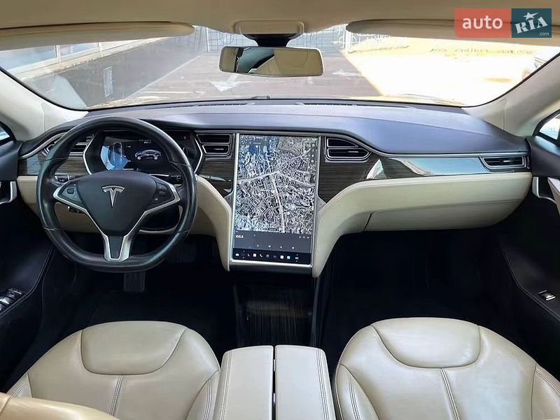 Лифтбек Tesla Model S 2015 в Киеве фото 23 Лифтбек Tesla Model S 2015 в Киеве