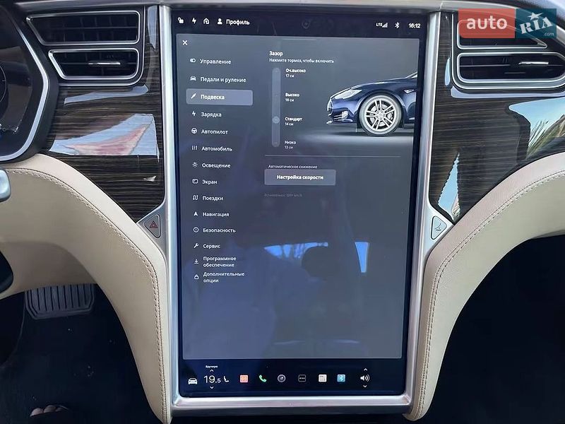 Лифтбек Tesla Model S 2015 в Киеве фото 28 Лифтбек Tesla Model S 2015 в Киеве