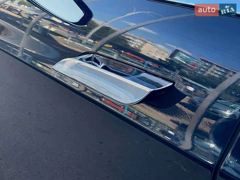 Лифтбек Tesla Model S 2015 в Киеве фото 34 Лифтбек Tesla Model S 2015 в Киеве