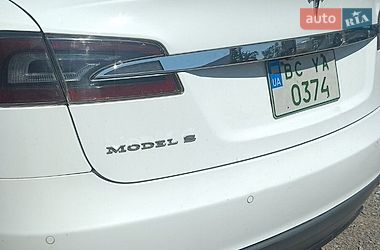 Лифтбек Tesla Model S 2015 в Львове