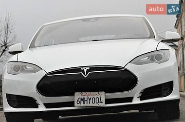 Лифтбек Tesla Model S 2015 в Львове