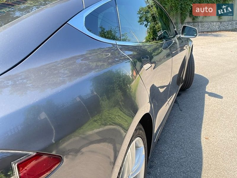 Ліфтбек Tesla Model S 2013 в Харкові