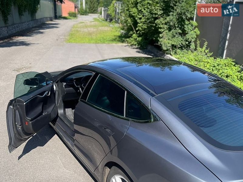 Ліфтбек Tesla Model S 2013 в Харкові