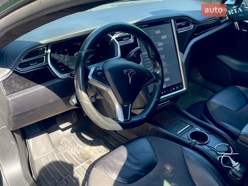 Ліфтбек Tesla Model S 2013 в Харкові