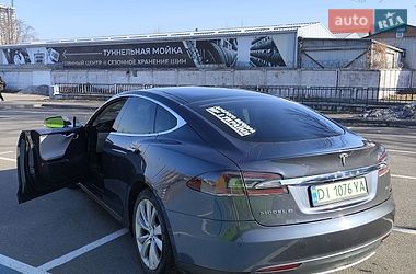Лифтбек Tesla Model S 2015 в Киеве