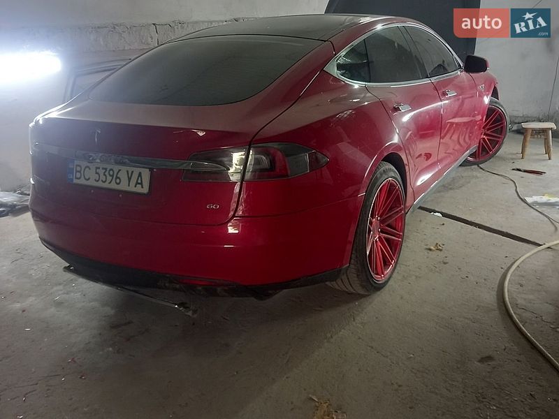 Лифтбек Tesla Model S 2013 в Перемышлянах