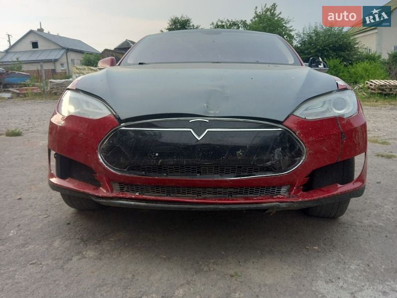 Лифтбек Tesla Model S 2013 в Перемышлянах