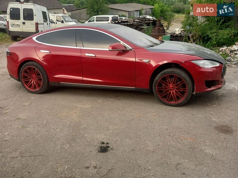 Лифтбек Tesla Model S 2013 в Перемышлянах
