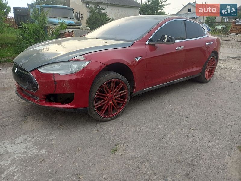 Лифтбек Tesla Model S 2013 в Перемышлянах