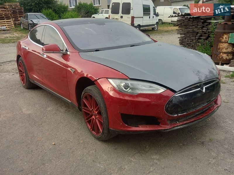 Лифтбек Tesla Model S 2013 в Перемышлянах