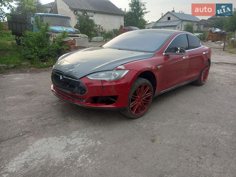 Лифтбек Tesla Model S 2013 в Перемышлянах