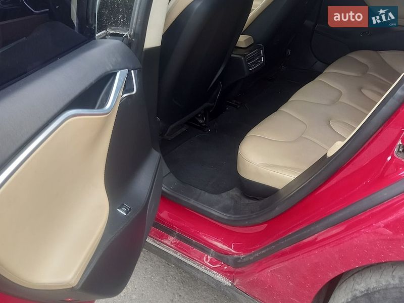 Лифтбек Tesla Model S 2013 в Перемышлянах