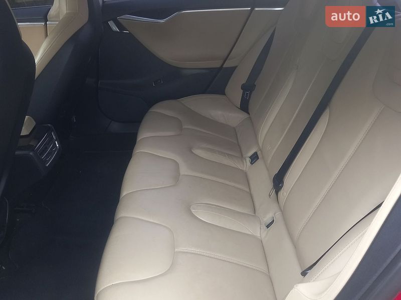 Лифтбек Tesla Model S 2013 в Перемышлянах