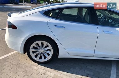 Ліфтбек Tesla Model S 2016 в Києві