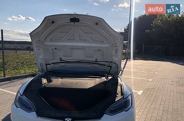 Ліфтбек Tesla Model S 2016 в Києві
