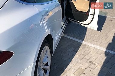 Ліфтбек Tesla Model S 2016 в Києві
