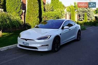 Tesla Model S  2022