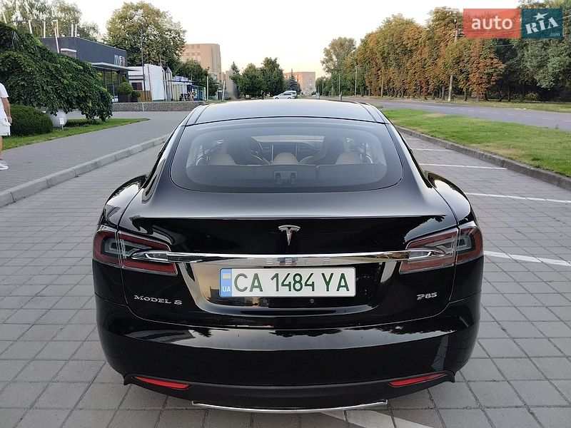 Лифтбек Tesla Model S 2013 в Черкассах