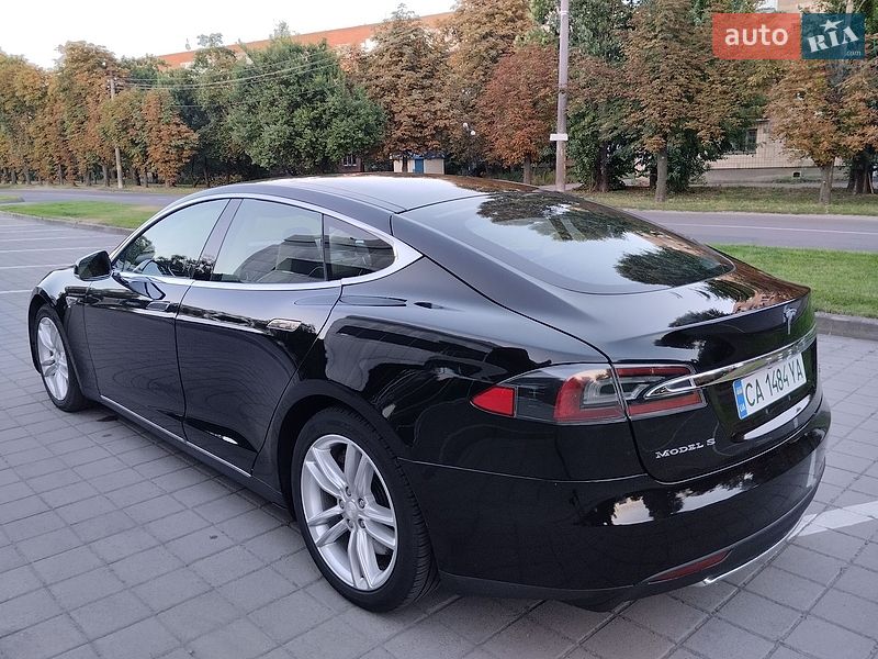 Лифтбек Tesla Model S 2013 в Черкассах