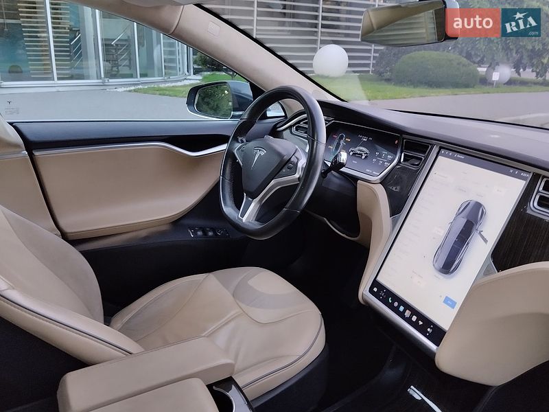 Лифтбек Tesla Model S 2013 в Черкассах