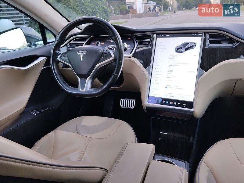 Лифтбек Tesla Model S 2013 в Черкассах