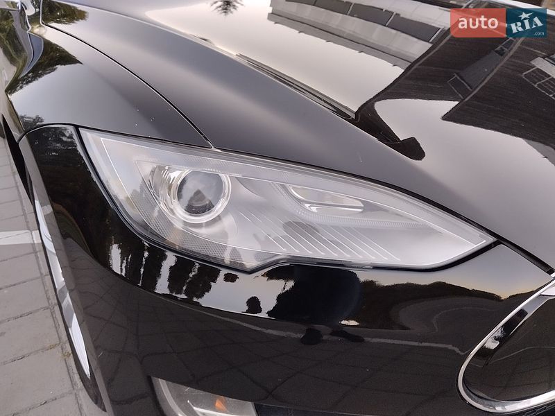 Лифтбек Tesla Model S 2013 в Черкассах