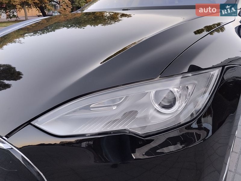 Лифтбек Tesla Model S 2013 в Черкассах
