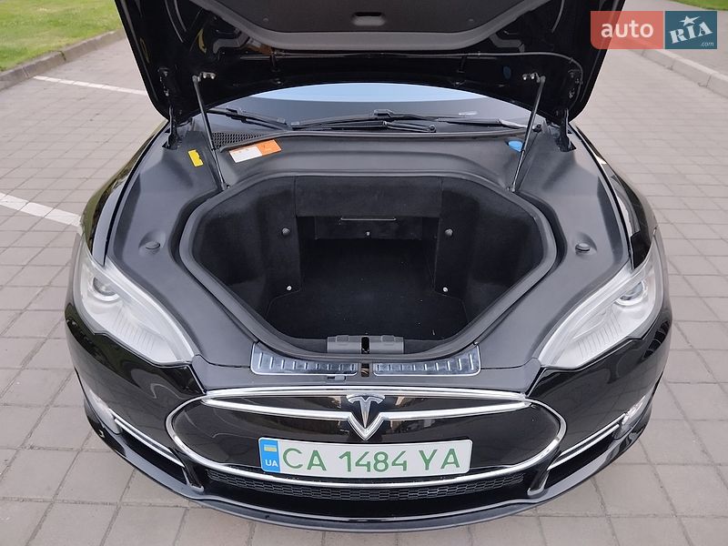 Лифтбек Tesla Model S 2013 в Черкассах