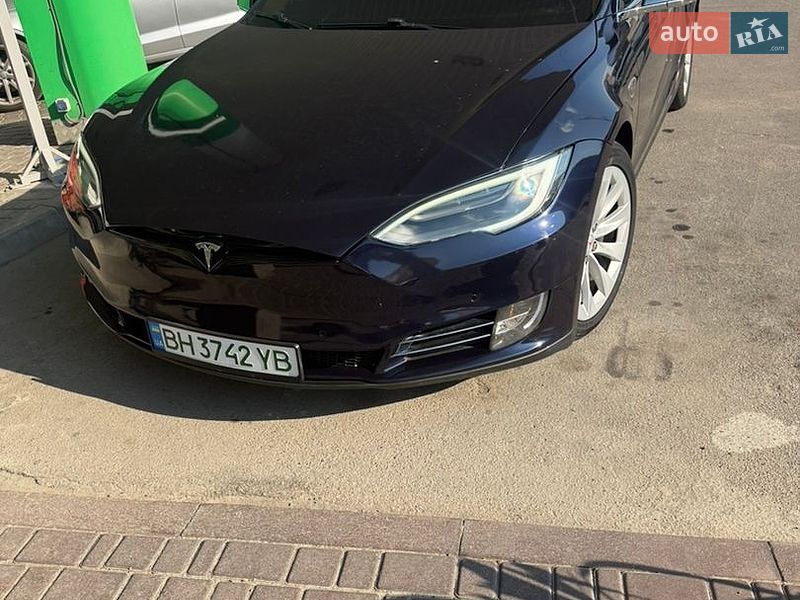 Лифтбек Tesla Model S 2013 в Киеве Лифтбек Tesla Model S 2013 в Киеве