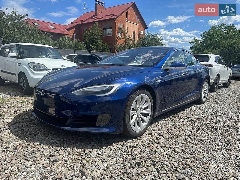 Tesla Model S 2016