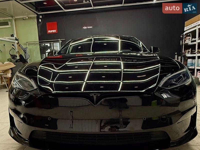 Лифтбек Tesla Model S 2022 в Киеве