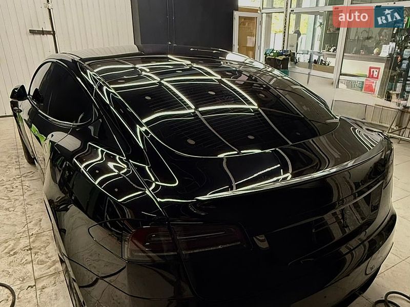 Лифтбек Tesla Model S 2022 в Киеве