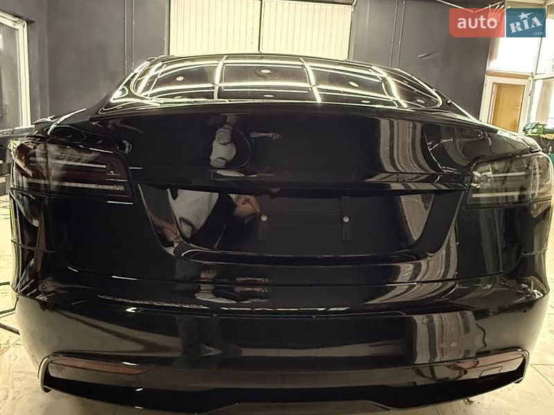 Лифтбек Tesla Model S 2022 в Киеве
