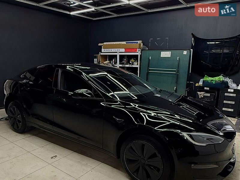 Лифтбек Tesla Model S 2022 в Киеве