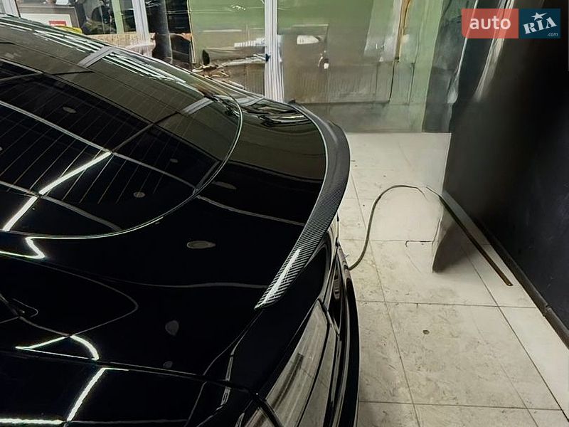 Лифтбек Tesla Model S 2022 в Киеве