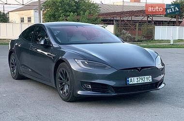Лифтбек Tesla Model S 2017 в Сквире