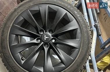 Ліфтбек Tesla Model S 2020 в Івано-Франківську